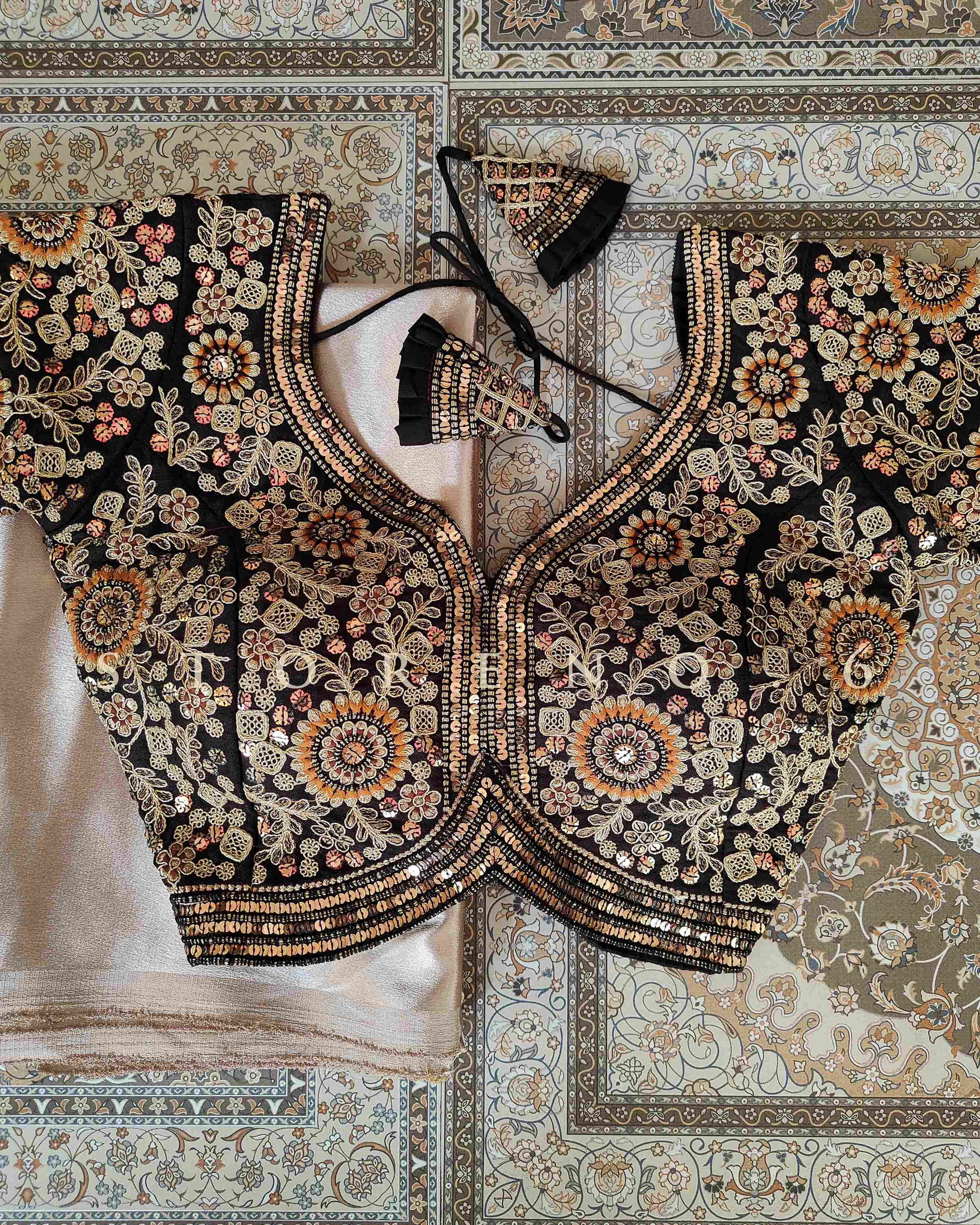 LAILA SAREE AND BLOUSE SET