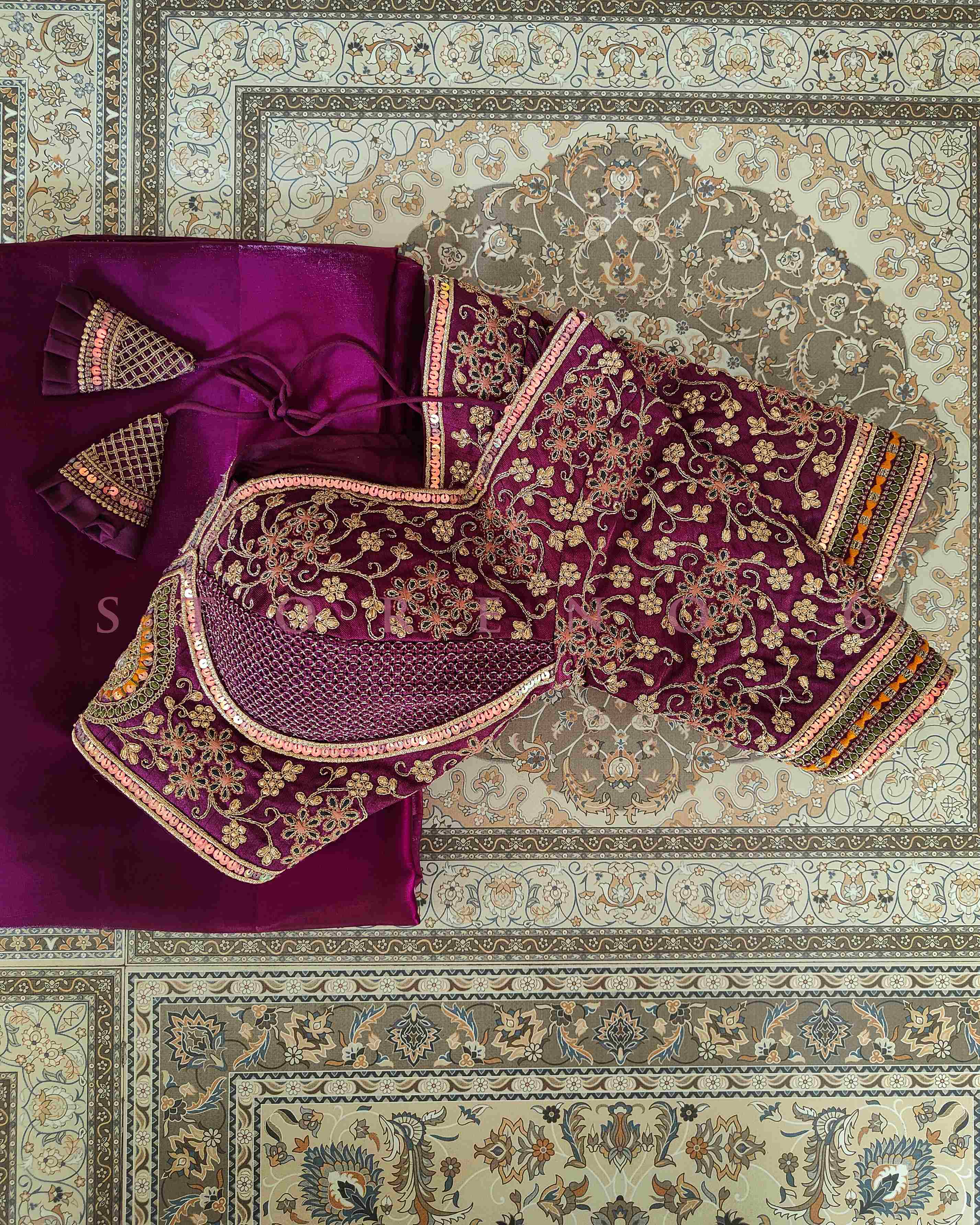 MYRA SAREE AND BLOUSE SET