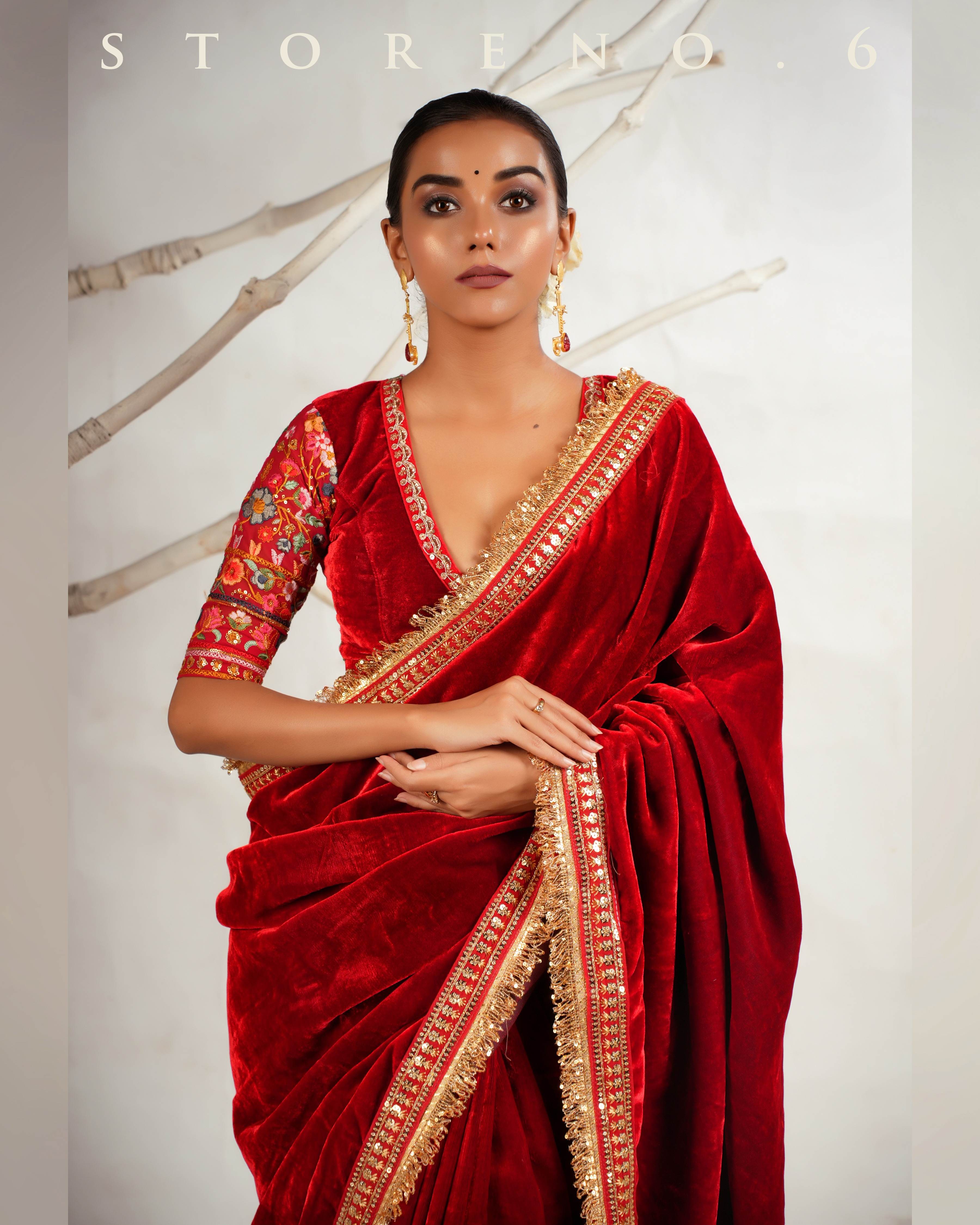 THE CLASSIC CHILLI SAREE WITH SURKH ASHIQUI MELANGE BLOUSE