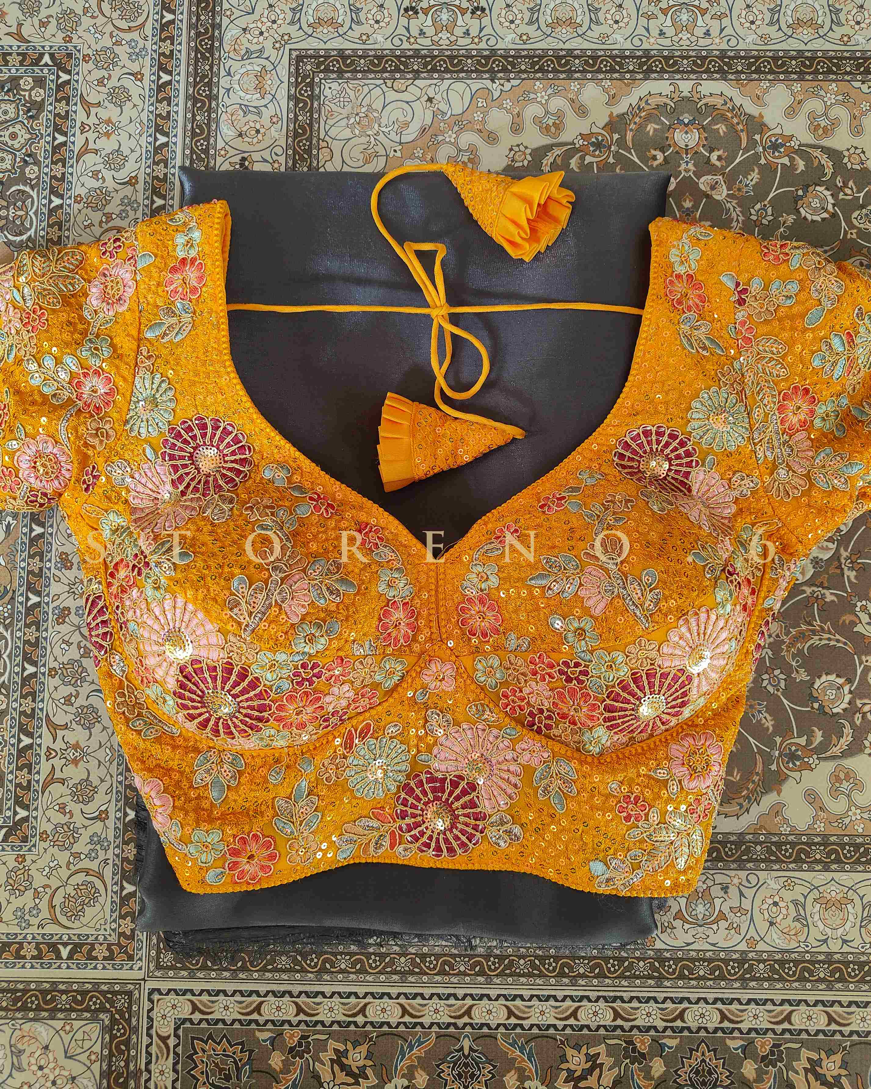 AINA SAREE AND BLOUSE SET