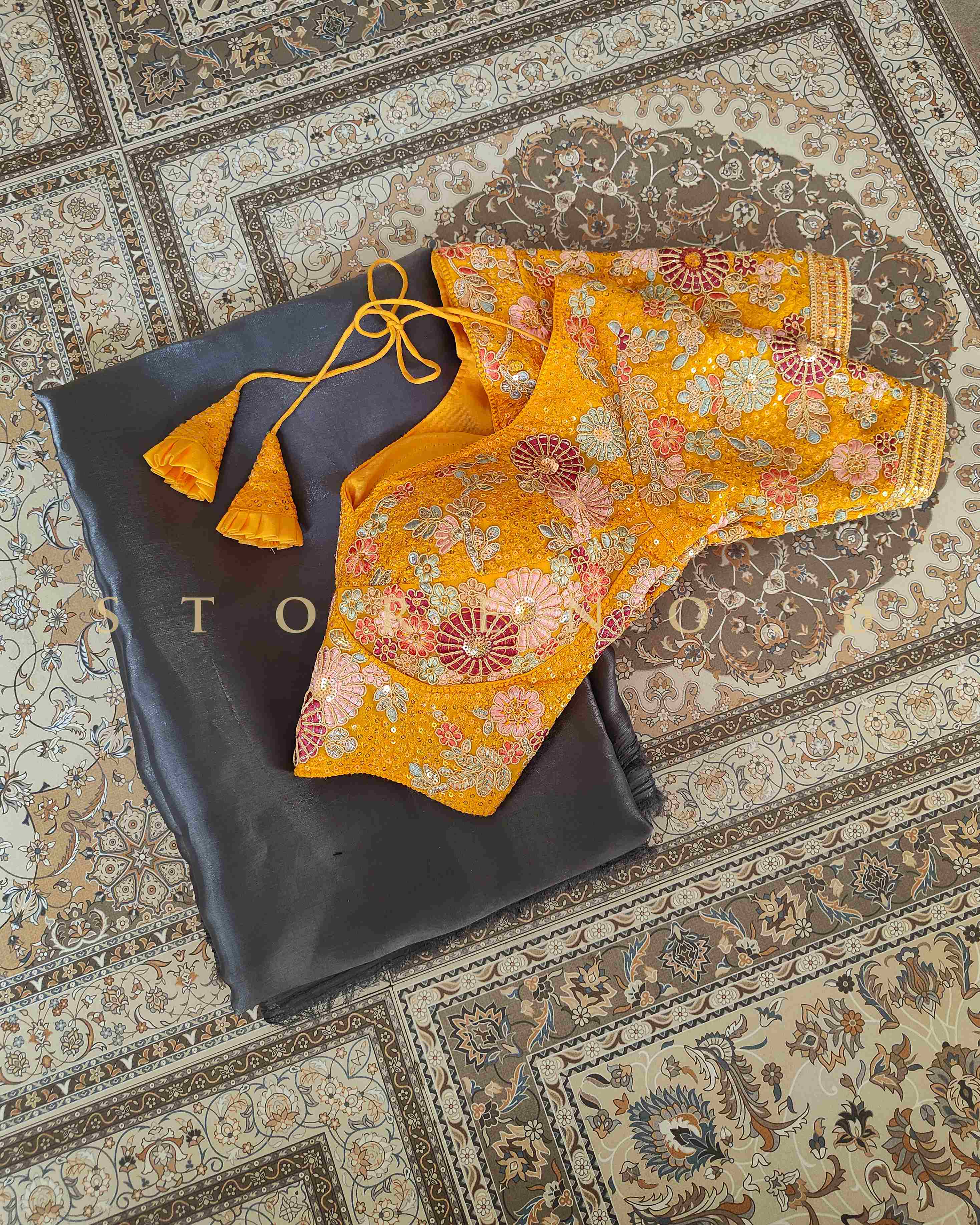 AINA SAREE AND BLOUSE SET