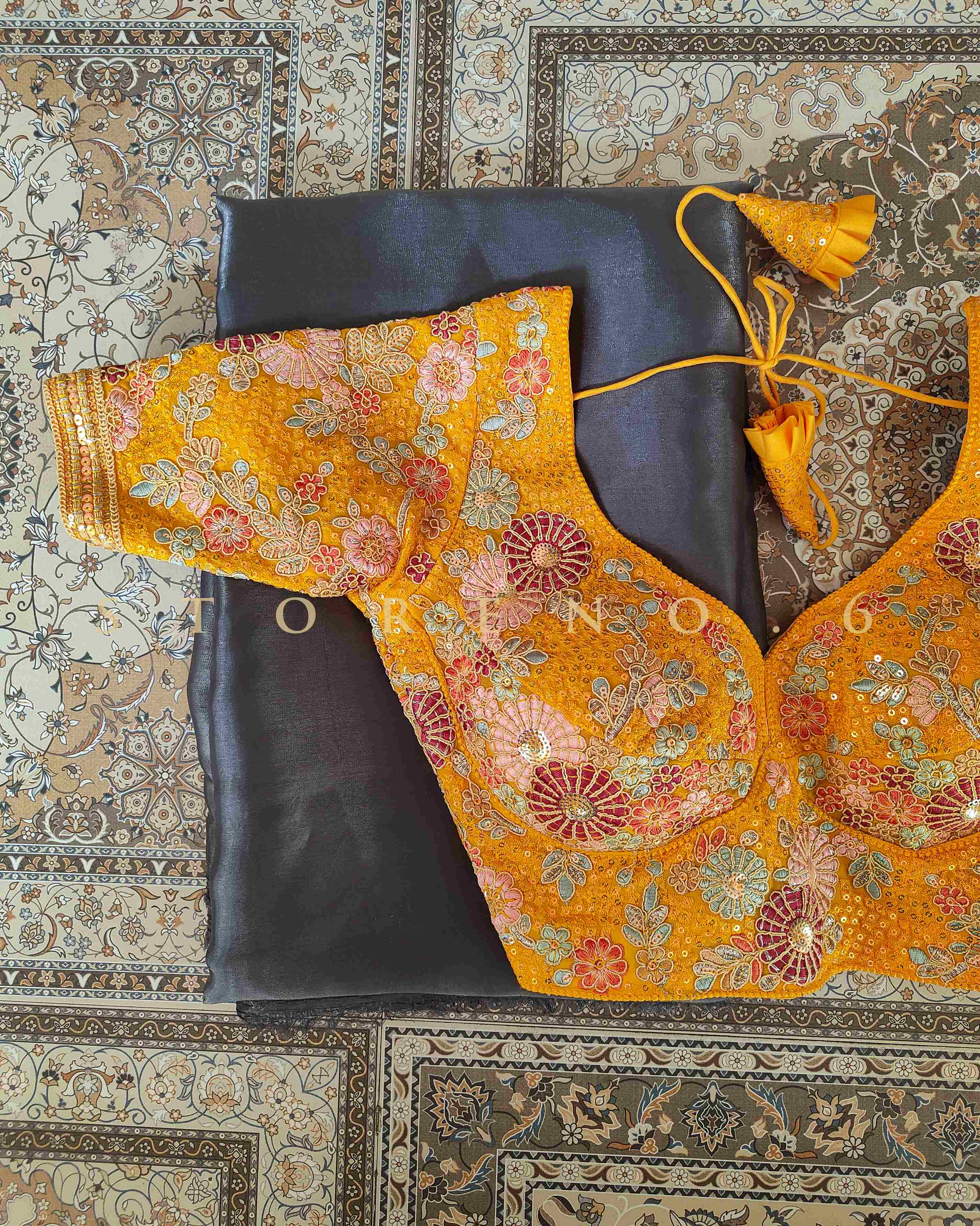 AINA SAREE AND BLOUSE SET