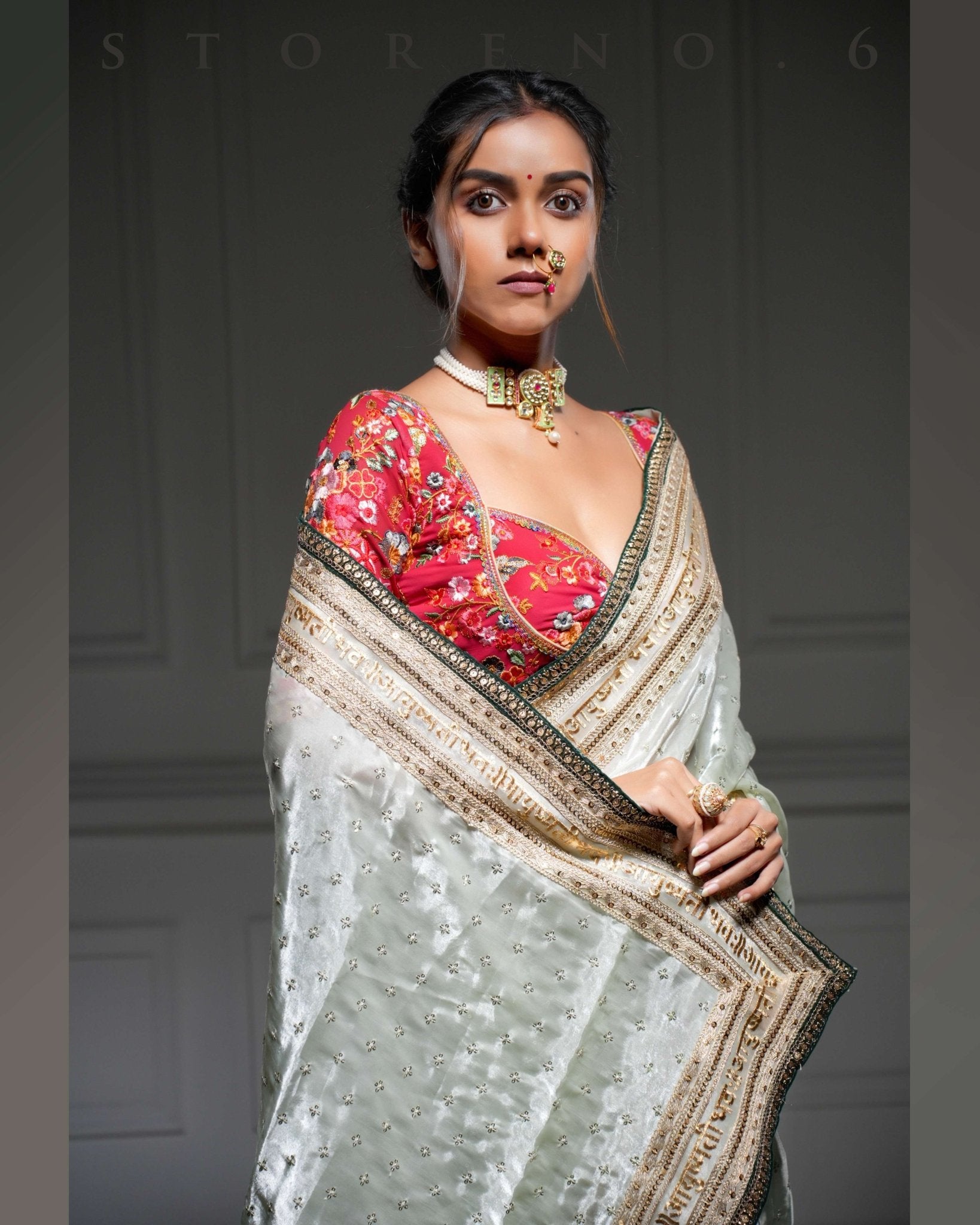 ROYAL HEMLOCK QUEEN SAREE WITH SURKH ASHIQUI QUEEN'S CUT BLOUSE