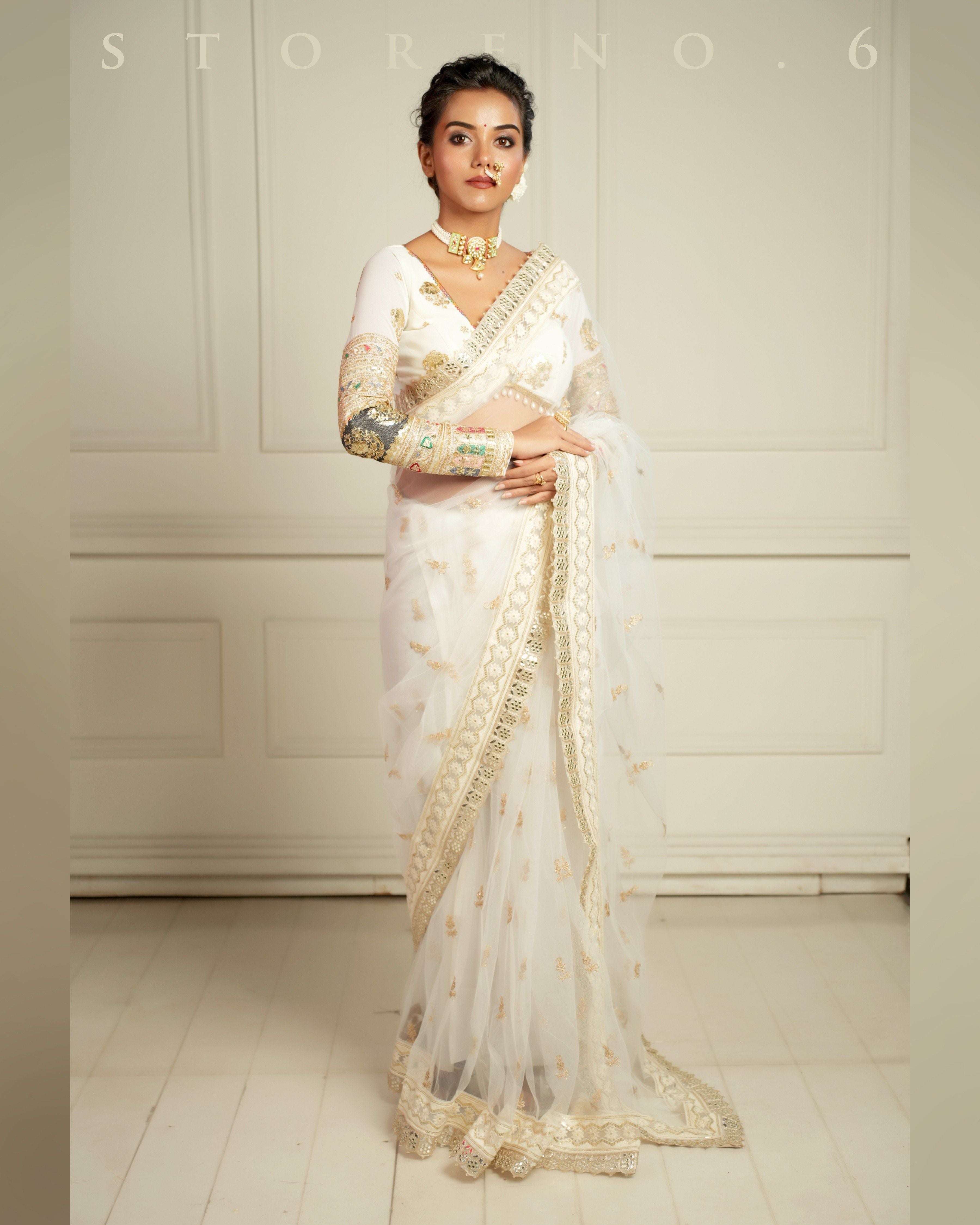 THE QUEEN'S DARLING DAISY SAREE WITH BEBAAK-E-KAFOORI-BLOUSE