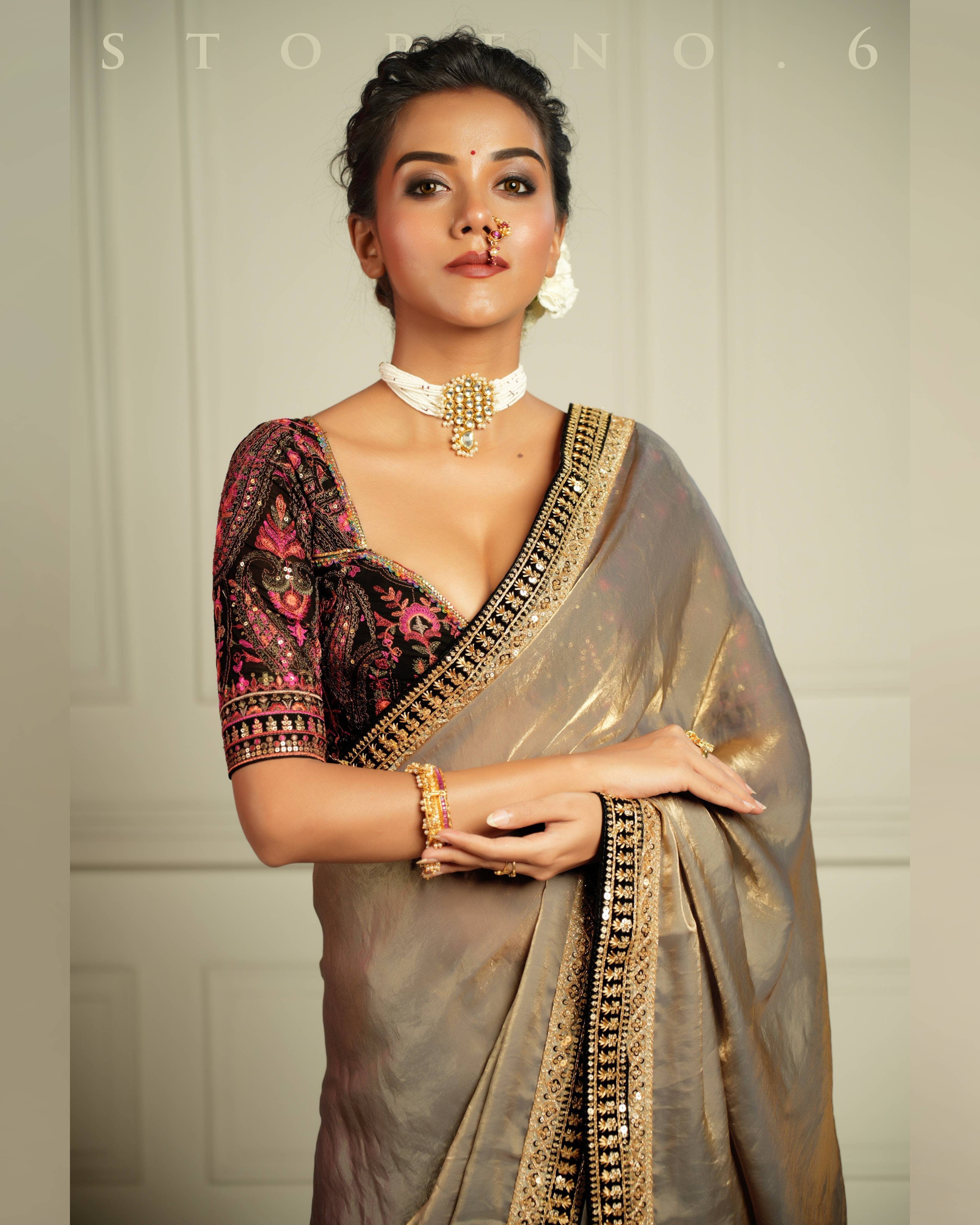 THE IMPERIAL SUNKISSED SMOKE SAREE WITH CHAHAT-E-SIAH BLOUSE